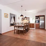 4 Bedroom Gorgeous In