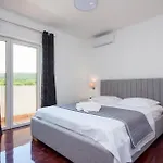 4 Bedroom Gorgeous In * Dubrava (Sibenik-Knin)