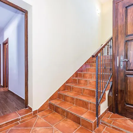 4 Bedroom Gorgeous In Дом отдыха *