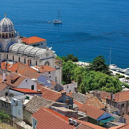 4 Bedroom Gorgeous In * Dubrava (Sibenik-Knin)