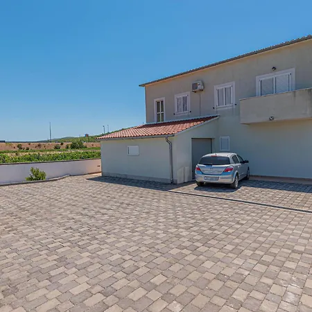 Vakantiehuis 4 Bedroom Gorgeous In Dubrava (Sibenik-Knin)