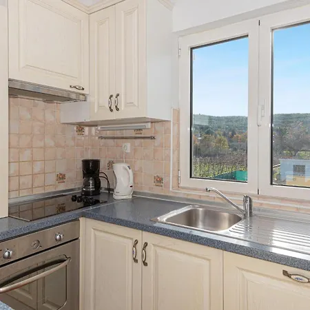 4 Bedroom Gorgeous In