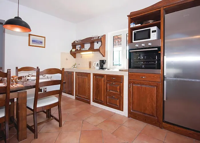 4 Bedroom Gorgeous In *