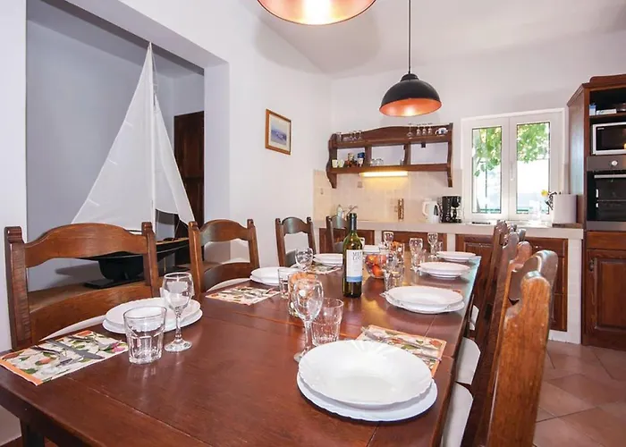 4 Bedroom Gorgeous In