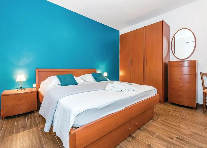 4 Bedroom Gorgeous In Vakantiehuis *