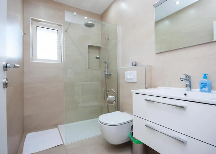 Vakantiehuis 4 Bedroom Gorgeous In *