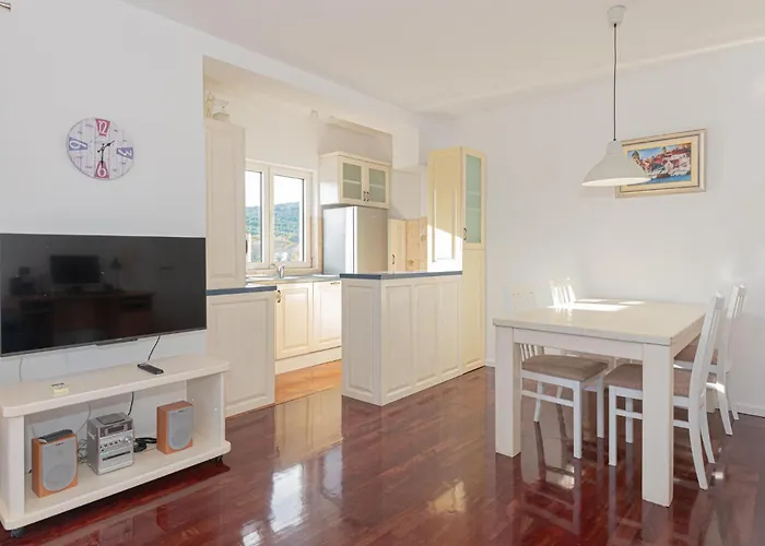 4 Bedroom Gorgeous In