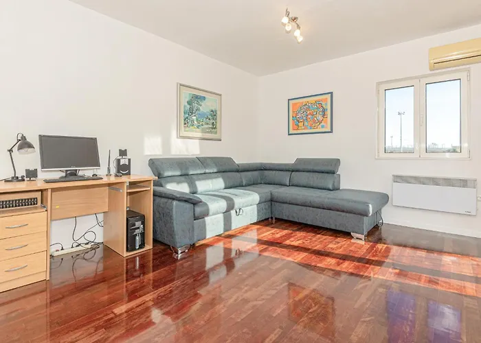 Vakantiehuis 4 Bedroom Gorgeous In *