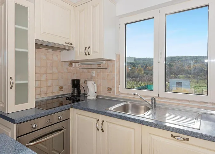 4 Bedroom Gorgeous In