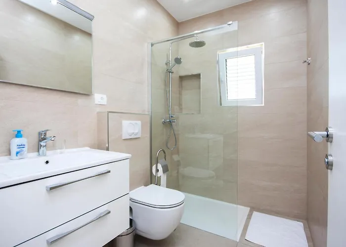 Vakantiehuis 4 Bedroom Gorgeous In *