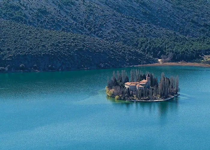 4 Bedroom Gorgeous In